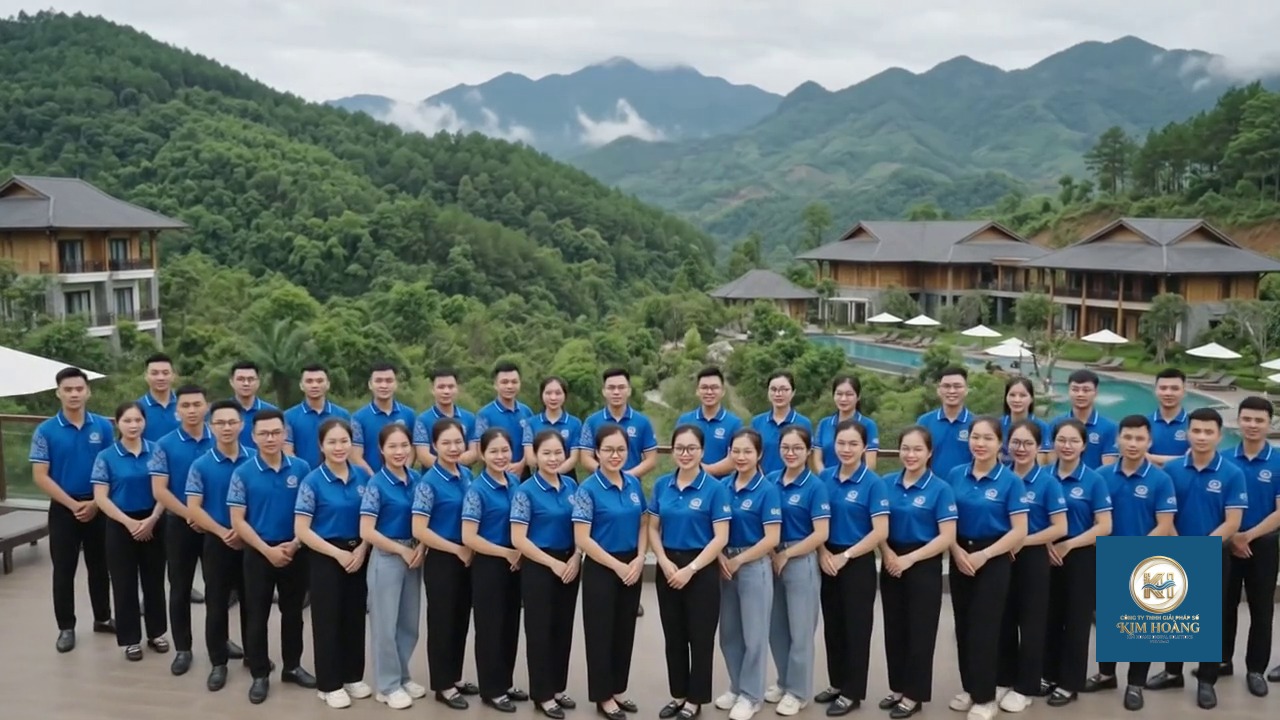 Đội ngũ Kim Hoàng trên sân thượng